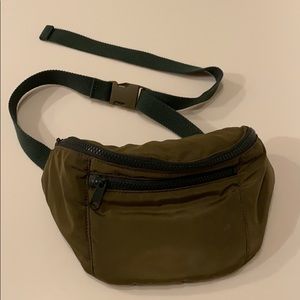 Aerie Fanny pack